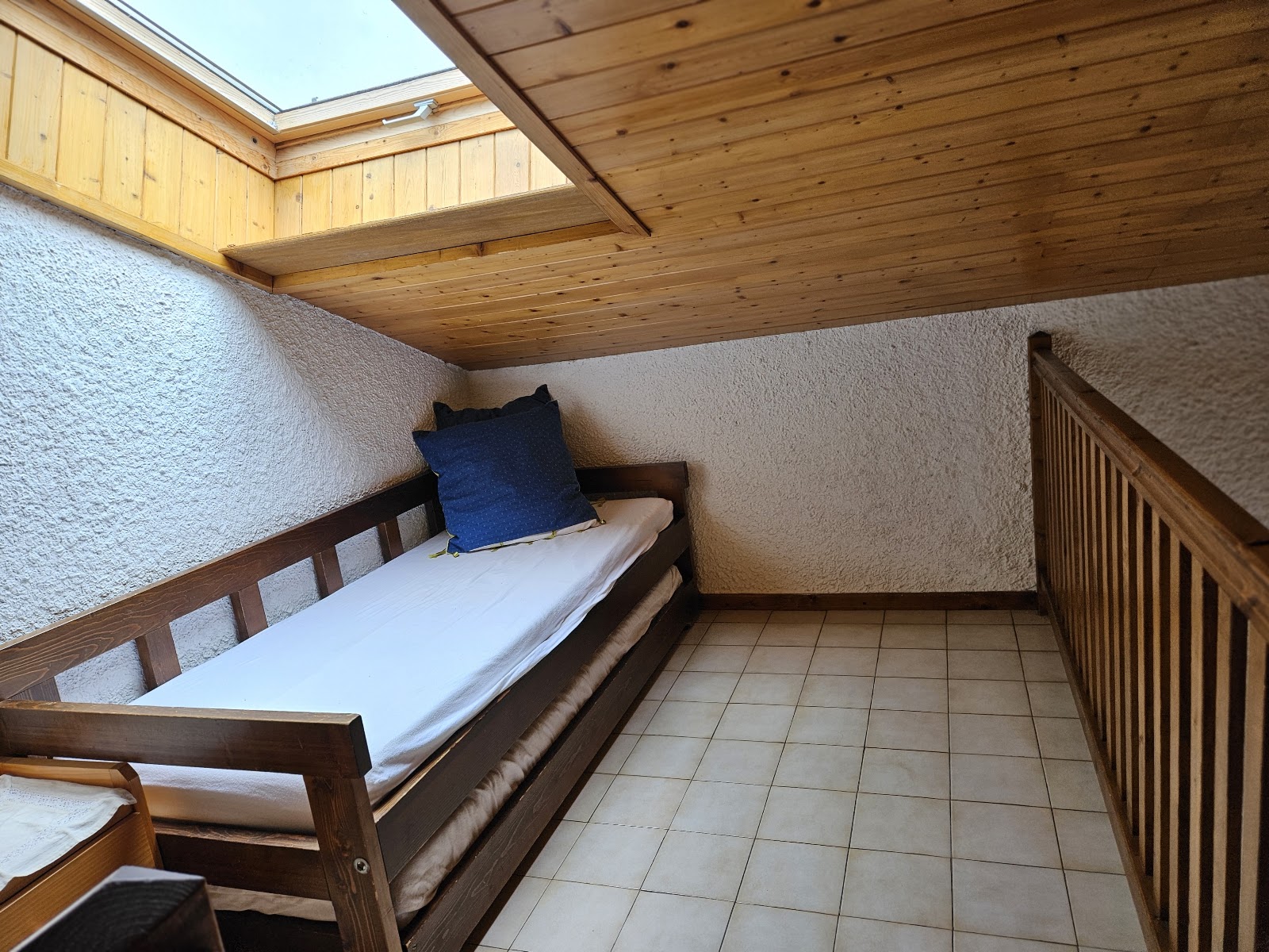 Mezzanine : lits superposés et lit simple