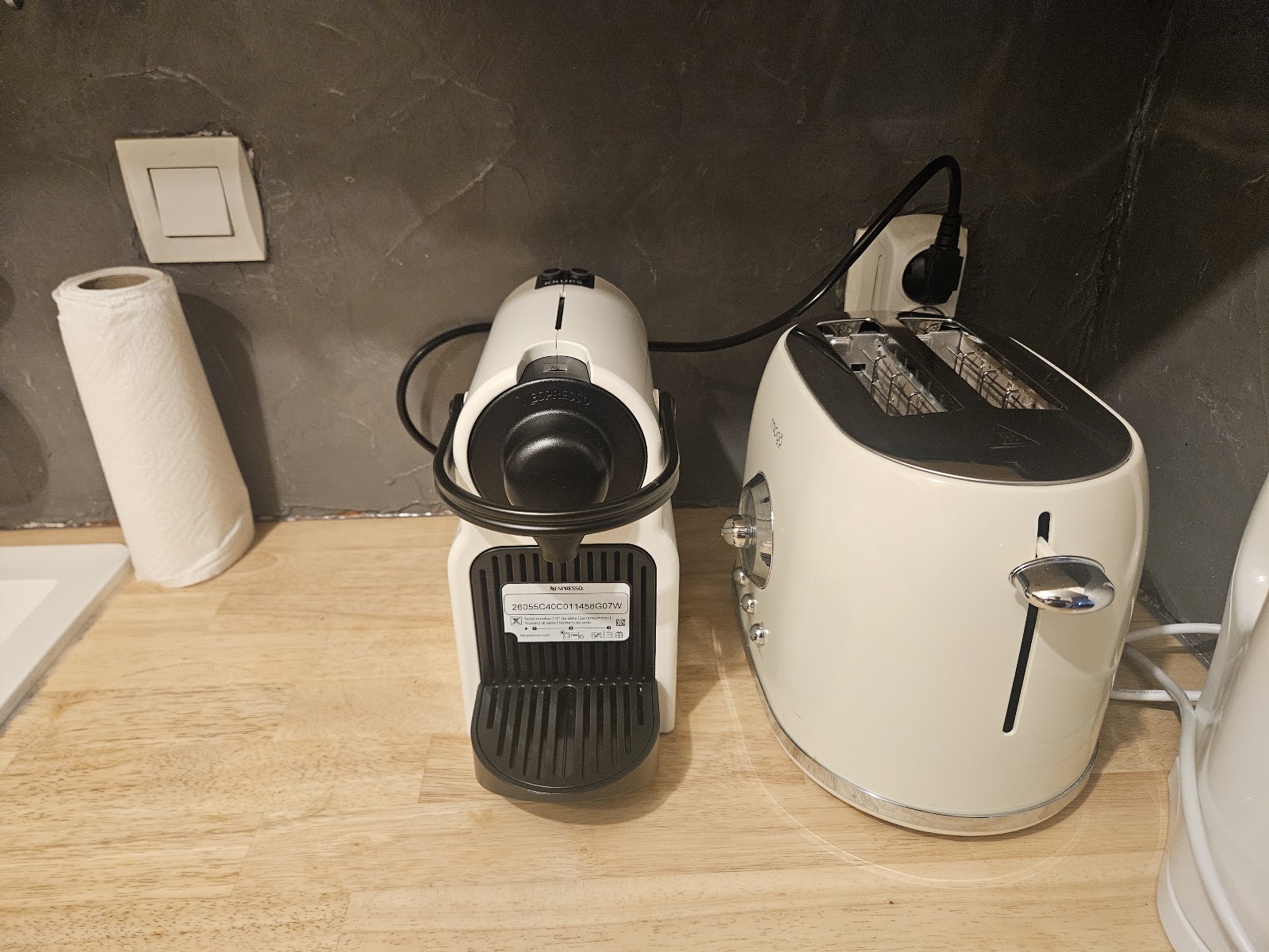 Cuisine équipée : cafetière, friteuse sans huile et électroménager